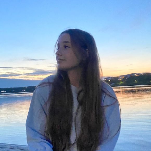 Meet your Posher, Maia - Picture 1 of 1